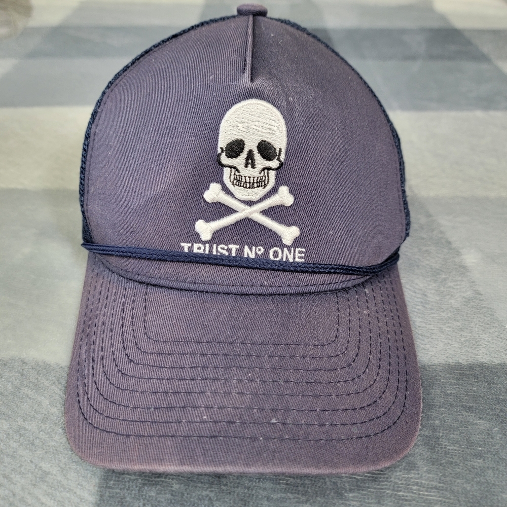 Field Grade Hat Trust No One Snapback Rope Hat Cap Skull Crossbones Gray Retro